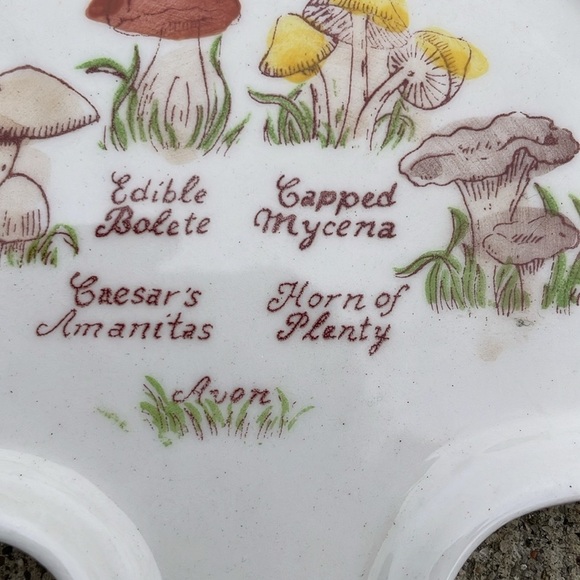 Vintage Avon Weiss Ceramic Mushrooms Trivet Spoon Rest Wall Art Hand Painted - Picture 4 of 4